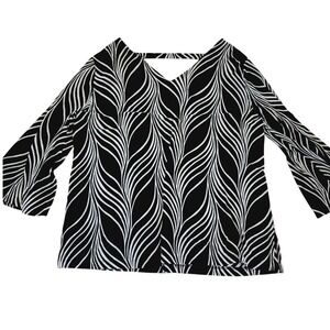 Chico's Travelers 2 Blouse Black White Striped Stretchy Top‎ Tunic Back Strap Lg